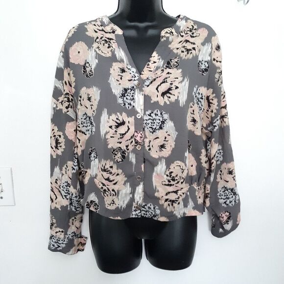 Xhilaration button down blouse - Picture 1 of 4